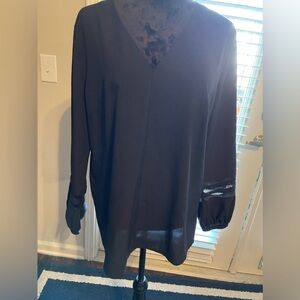 Banana Republic Women’s black blouse